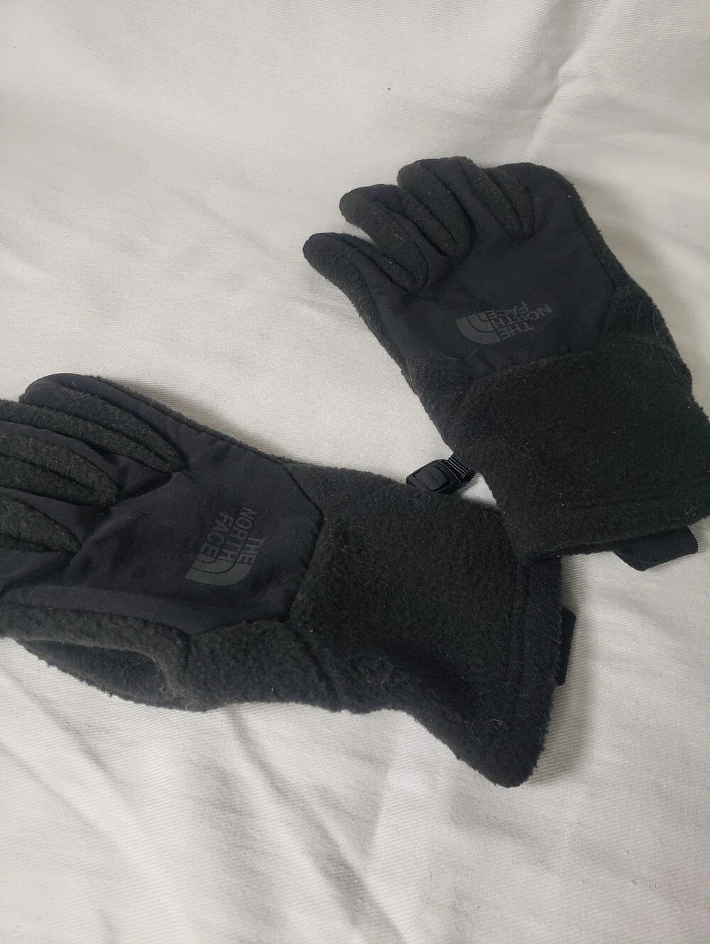 The North Face Youth Medium Black Denali Etip Fleece Winter Gloves Boys Girls
